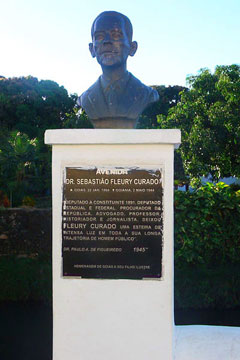 Cidade de Goiás - Monumento à Sebastião Fleury Curado
