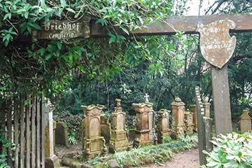 Nova Petrópolis - Cemitério atrás da capela, para cá foram transferidas somente as lápides